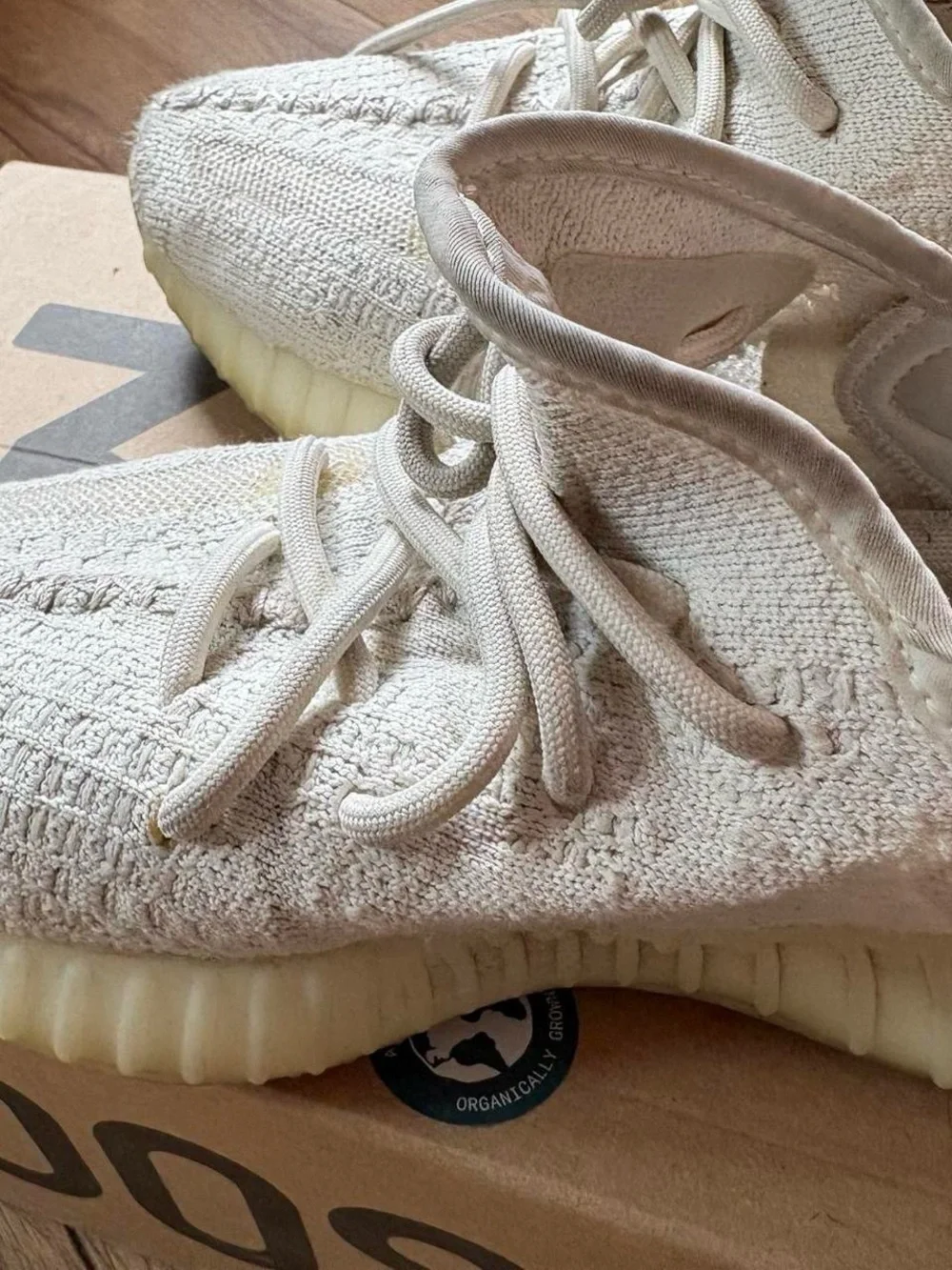adidas Yeezy Boost 350 V2 - Bone
